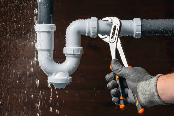 Professional Leak Detection technician working in Marshall, AR